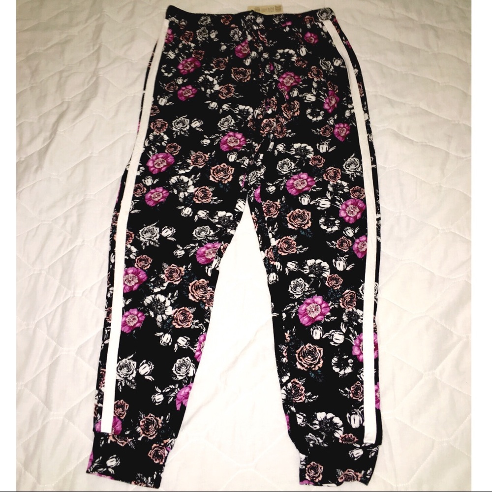 Large pink rose jogger women’s